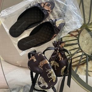 Banana Republic Animal Print Slippers